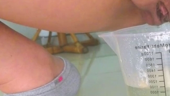 Ich kann es so lange einhalten, bis ich 1600 Liter Urin ausgeschieden habe.