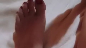 Ich ziehe meine Nylons aus