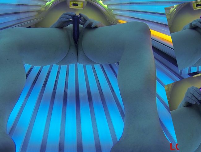 Im Solarium mal eben geil geworden. Der Orgasmus lässt nicht lange auf sich warten
