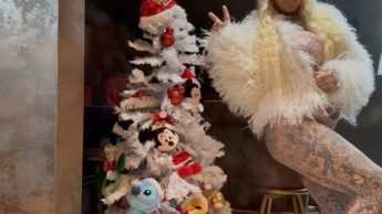 In Felljacke und Dessous gehen wir public?