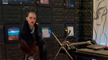 Lady Zara Miss Alessa Milano Pet Playing Pony Riding Heel Worship Barefeet Canining Whipping part1