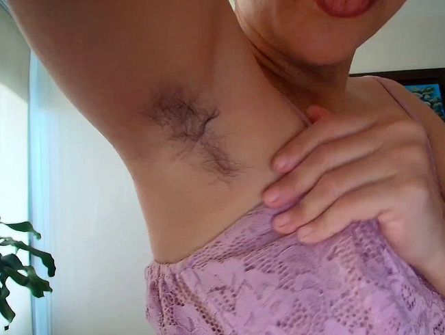 Meine Achselhöhlen sind verschwitzt und er wird sie verehren und mir befehlen, wann ich kommen soll