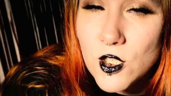 *SKLAVENAUFGABE* 40 Schläge..