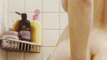 Schaumige Dusche im Krankenhaus