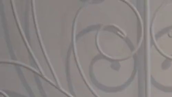 Sehen Sie mir zu, wie ich in Texturen schlüpfe, die Sie fast fühlen können … alles