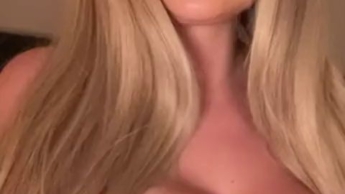 So mein Sklave … der Locktober ist vorbei ! Und nun was denkst du ? Belohne ich dich heute ….