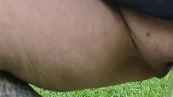 Soooo dringend pissen. Dicker Strahl. Schau es dir an; )