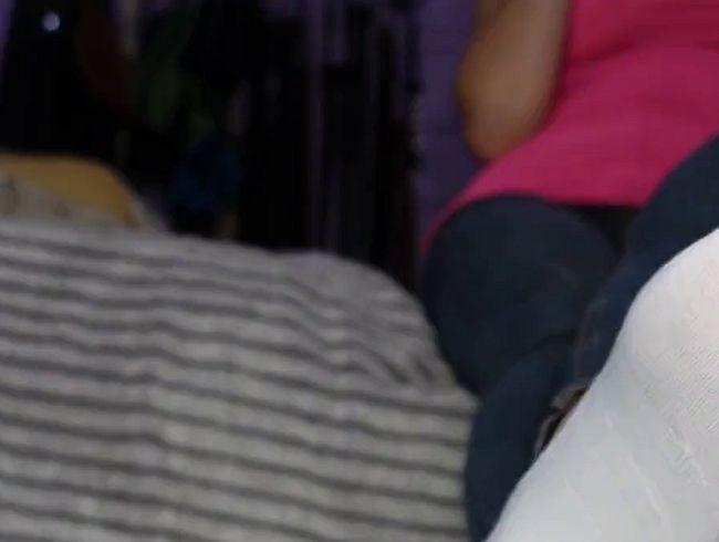 Turnschuhe, Socken, Sohlen und Zehen