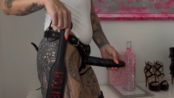 DOMINANTE MEL – KEINER FICKT DICH SO HART WIE ICH!!! STRAPON UND PADDEL ACTION!! ABSPRITZ COUNTDOWN!