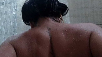 Dusch mit mir und hab Spaß!