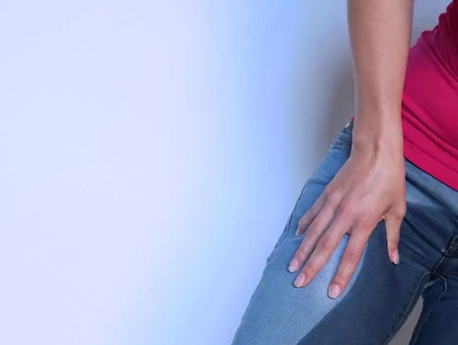 Genüsslich in meine Jeans hineinpissen