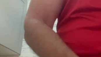 In Strumpfhosen gewichst und abgespritzt