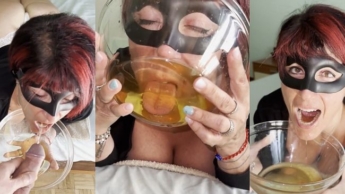 In den Mund pinkeln, Urinspiele und Urin aus einer Schüssel über dem Bett trinken!