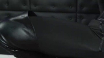 Miss Alessa Milano Femdom Facesitting Breathplay on the Facesitting Chair by German Mistress