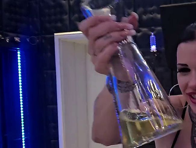 Miss Alessa Milano Femdom Pissing?Toilet Slave Training?on the Rack?by German Mistress