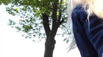 Po in enger Leggings – rot und knalleng – so mag ich es