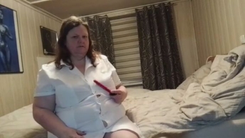 Setz dich neben mir ich warte im Kittel auf dich