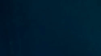 Streichel meinen ganzen Körper,trage heiße rote Dessous und trage rote High Heels, Arsch klatschen