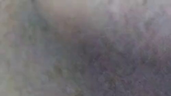 Hast du meine Muschi schon mal so nah gesehen? Schau mal.