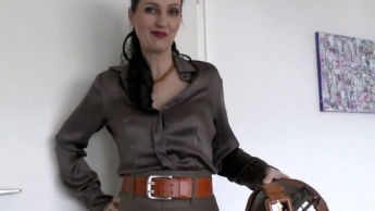 Aufregende Gürtelanprobe zum Leinenrock, Teil 1, Lady Victoria