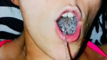 In die Fresse mit der Pisse.