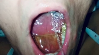 Meine geile Pissdrecksmundfotze! Immer rein damit, ich schlucke alles weg!