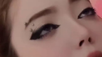 Ahegao-Orgasmus und Stöhnen…………………mmmmm