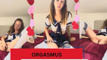 Orgasmus im Schulmädchenoutfit – ich komme für dich
