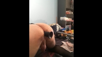 Das Fickstück fickt wieder mal die Sissy ordentlich durch